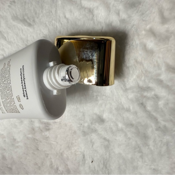 Beaut.Beauty Co Beaut Screen Glow MSRP $34 - Picture 3 of 3